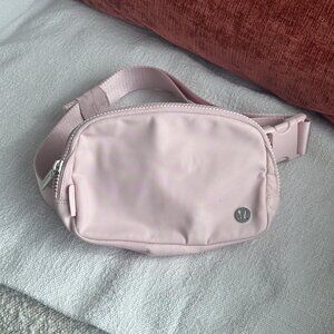 Everywhere Belt Bag 1L in Flush Pink